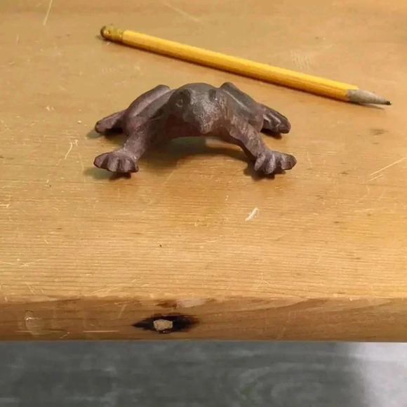 Cast Iron  Frog - Picture 4 of 5